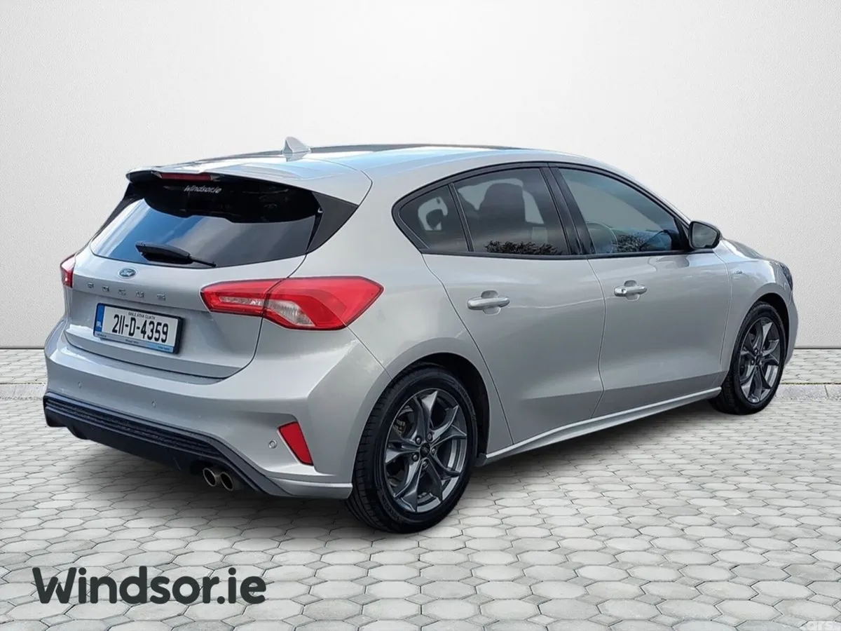 Ford Focus Hatchback, Petrol, 2021, Grey