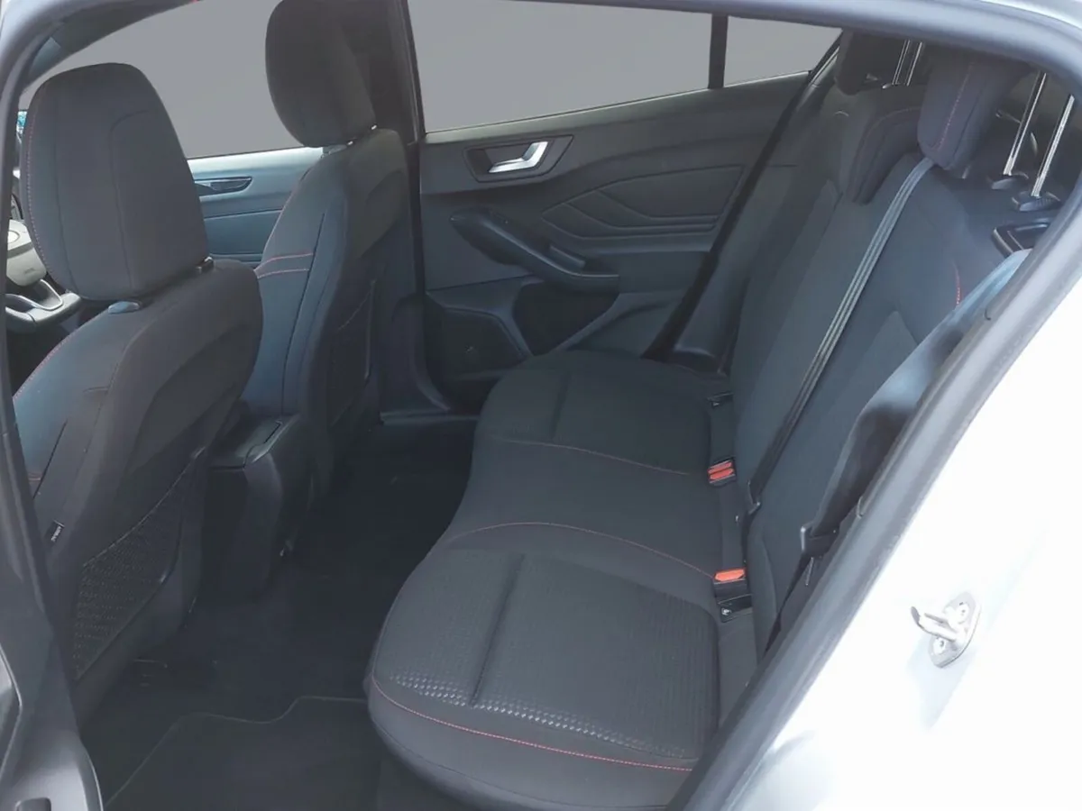 Ford Focus Hatchback, Petrol, 2021, Grey