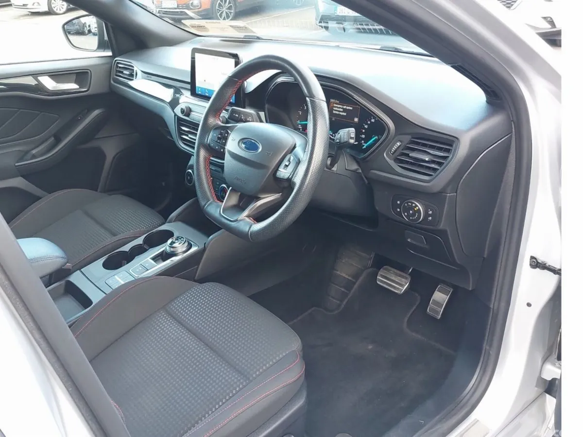 Ford Focus Hatchback, Petrol, 2021, Grey