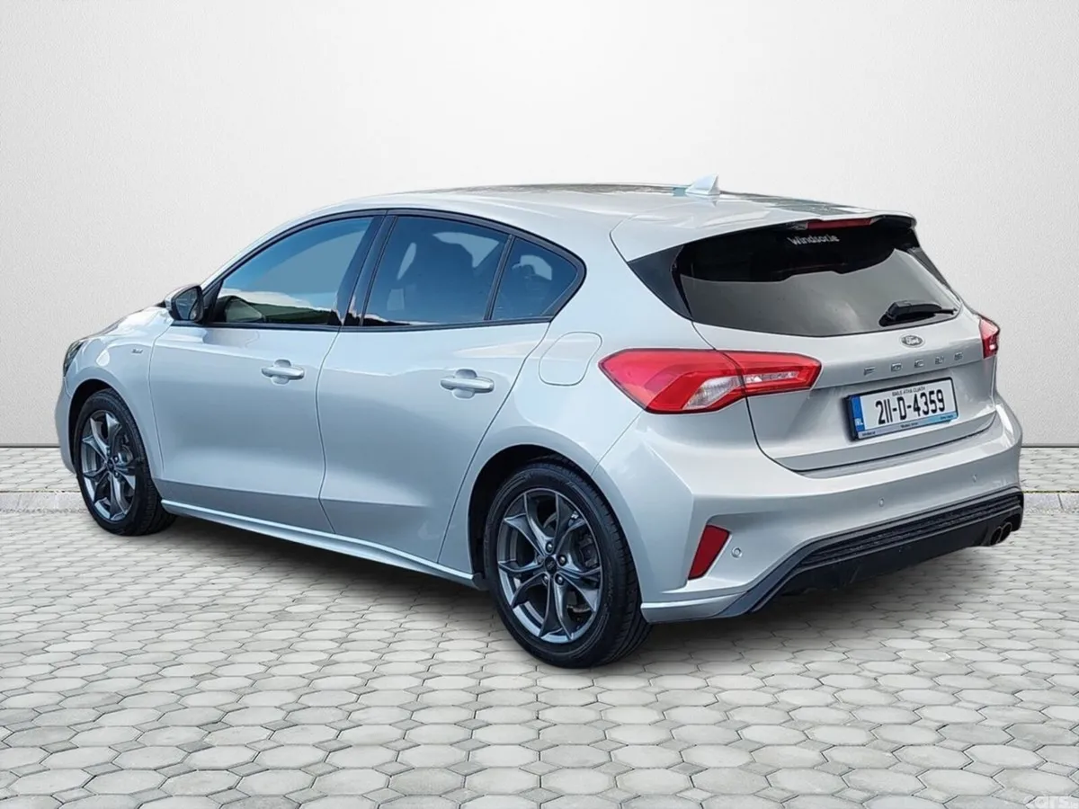 Ford Focus Hatchback, Petrol, 2021, Grey