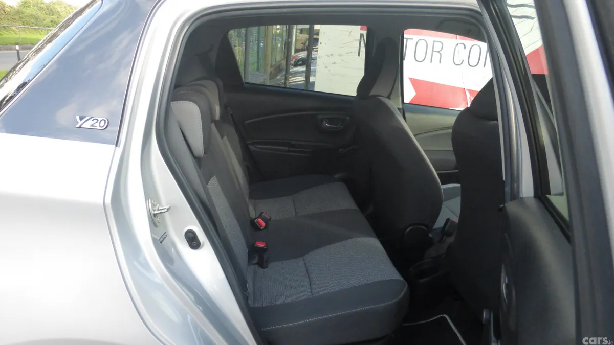 Toyota Yaris MPV, Petrol Hybrid, 2020, Grey