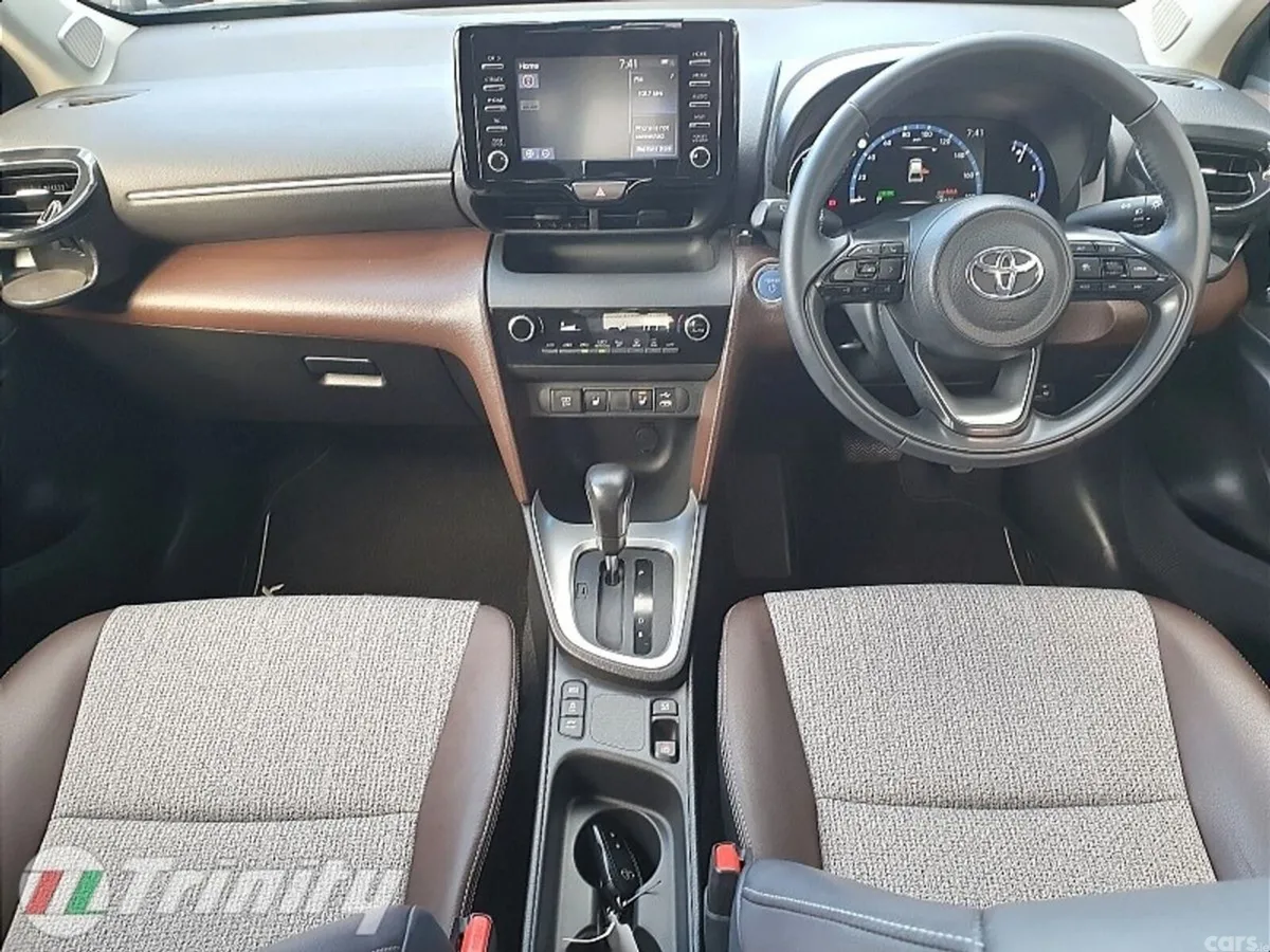 Toyota Yaris Cross SUV, Petrol Hybrid, 2021, White