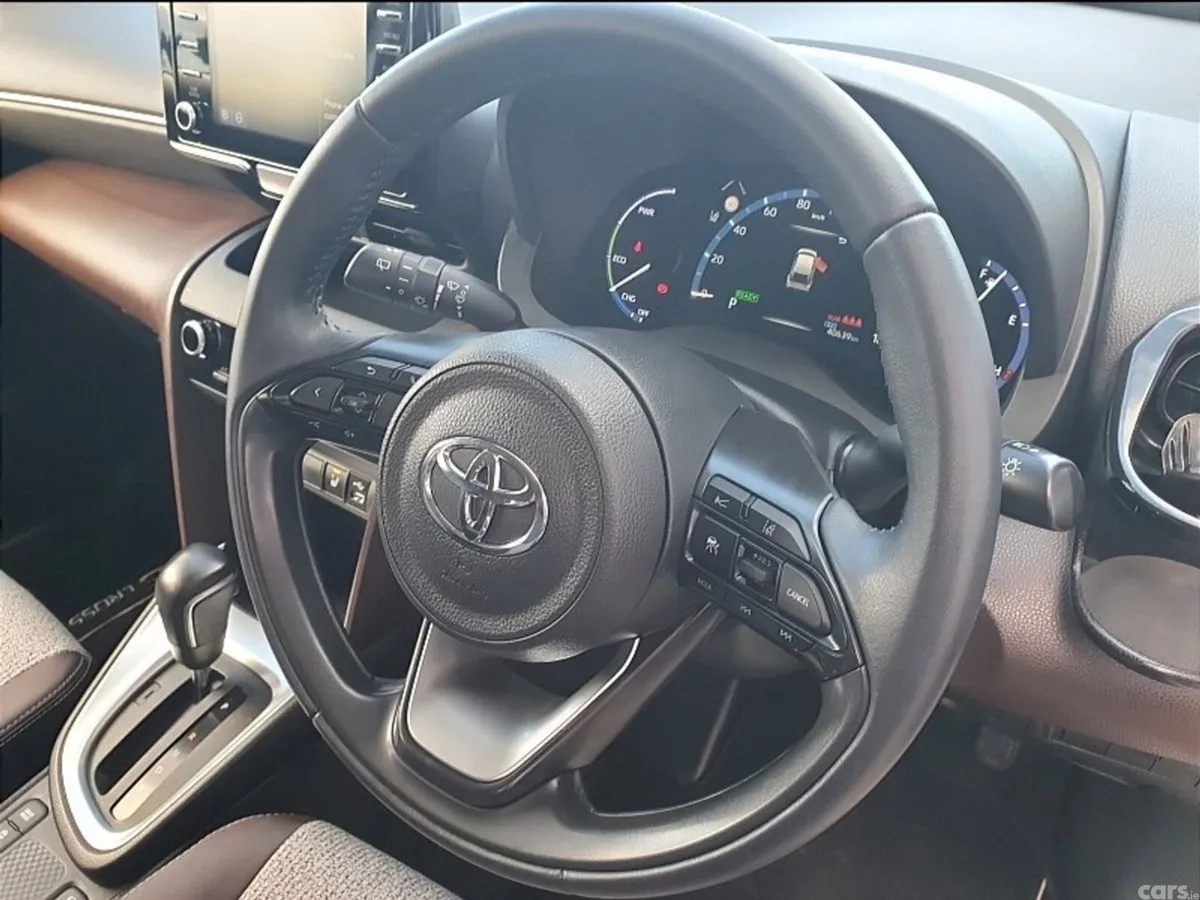 Toyota Yaris Cross SUV, Petrol Hybrid, 2021, White