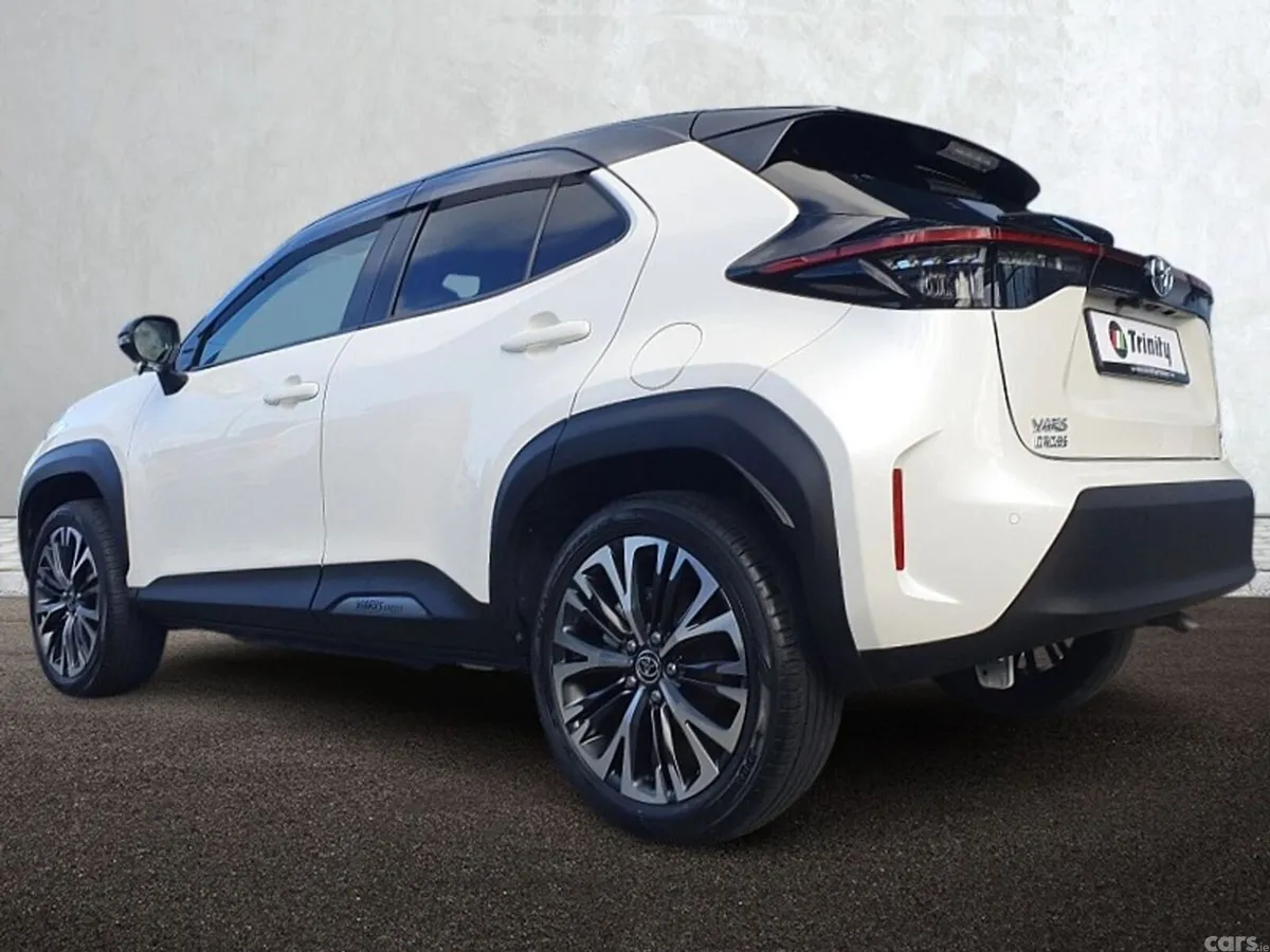 Toyota Yaris Cross SUV, Petrol Hybrid, 2021, White