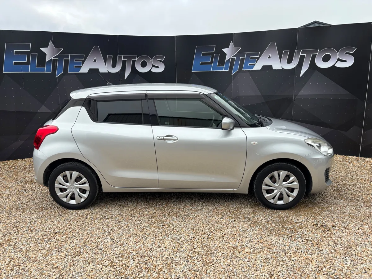 Suzuki Swift Hatchback, Petrol, 2017, Silver