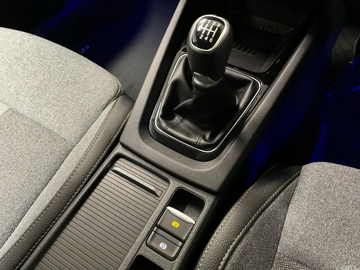 Skoda Octavia Saloon, Diesel, 2026, Grey