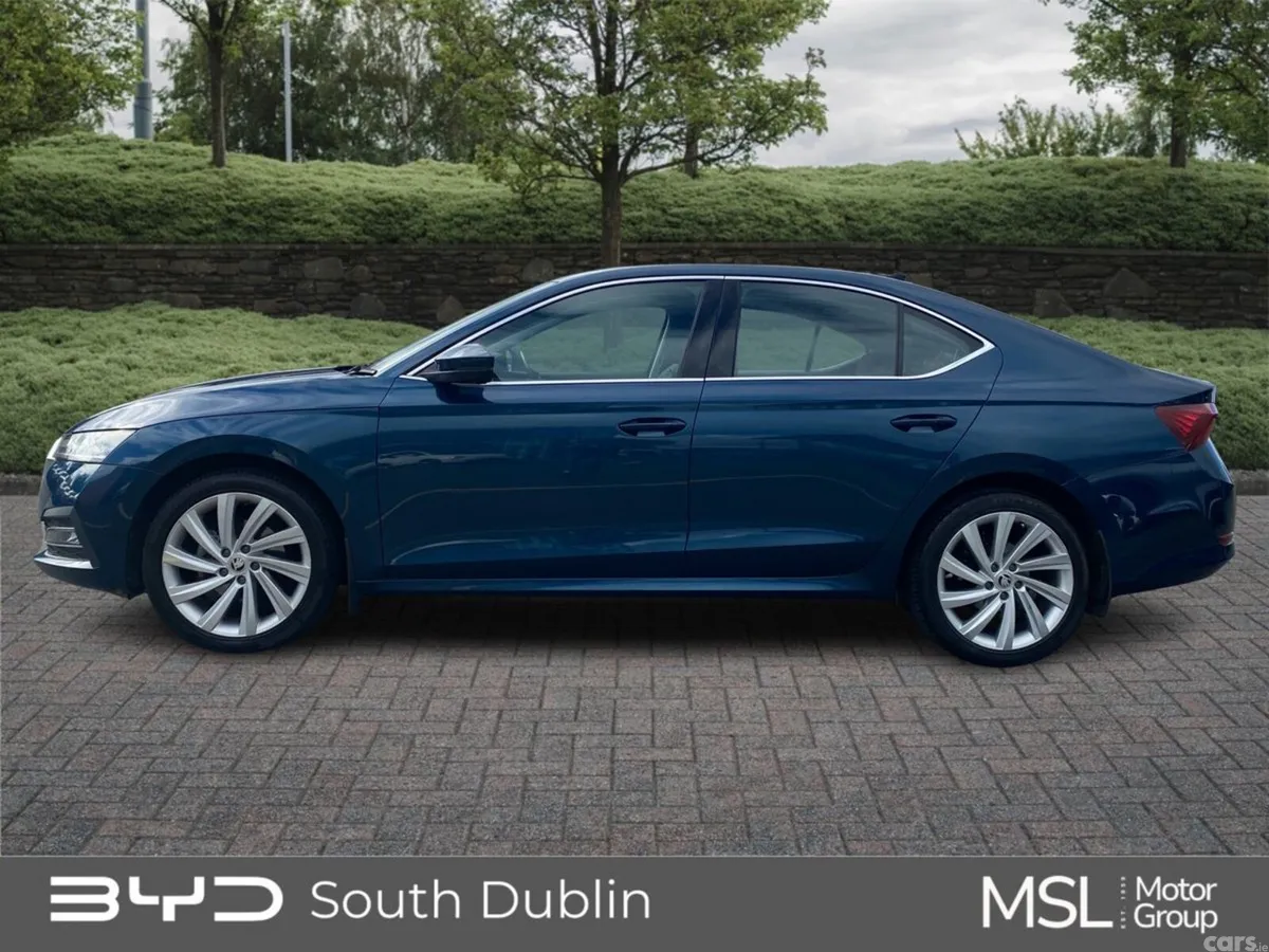 Skoda Octavia Saloon, Diesel, 2021, Blue