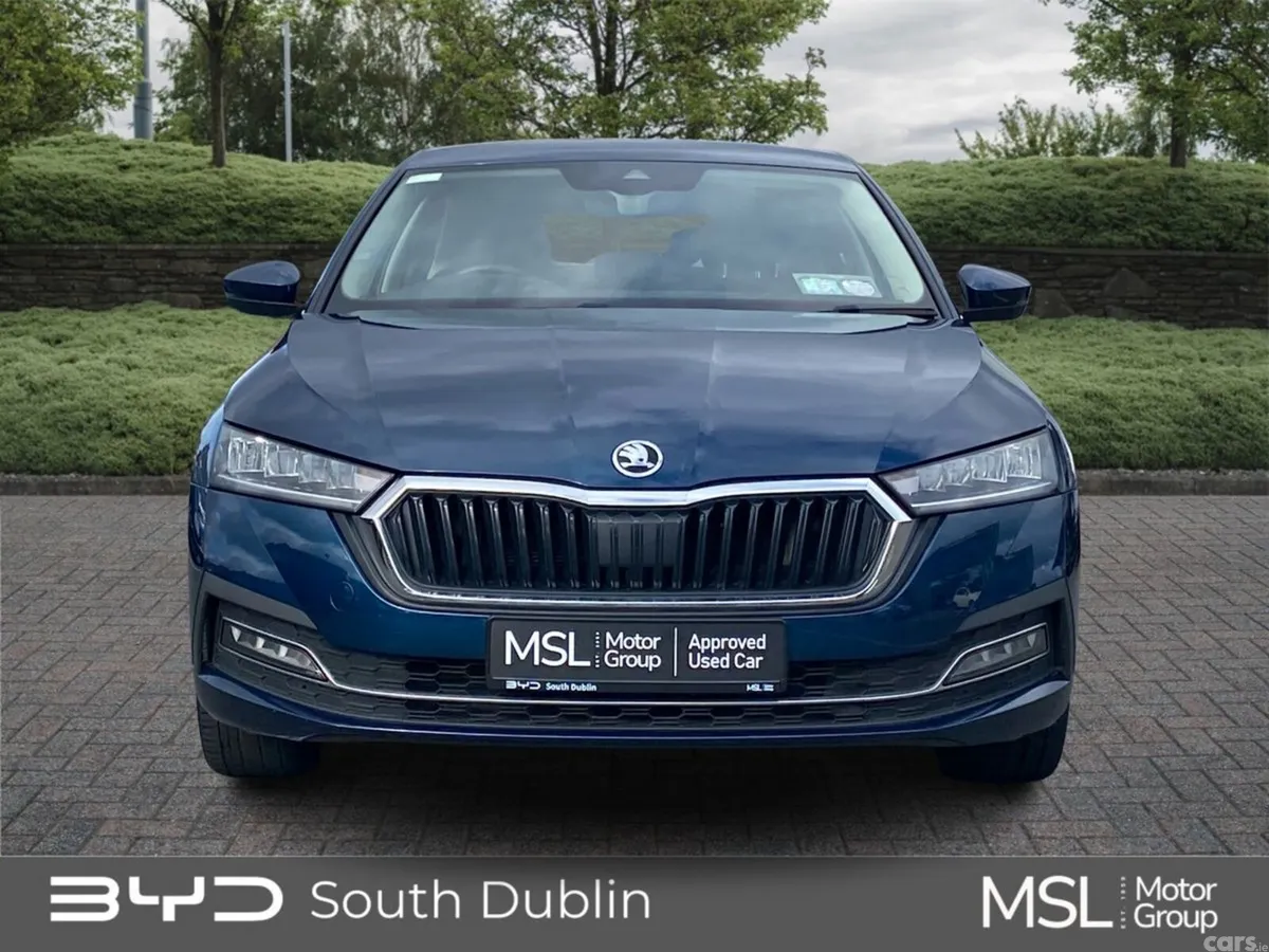 Skoda Octavia Saloon, Diesel, 2021, Blue