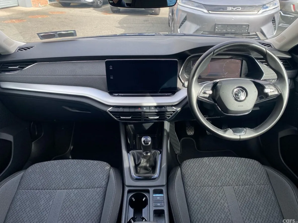 Skoda Octavia Saloon, Diesel, 2021, Blue