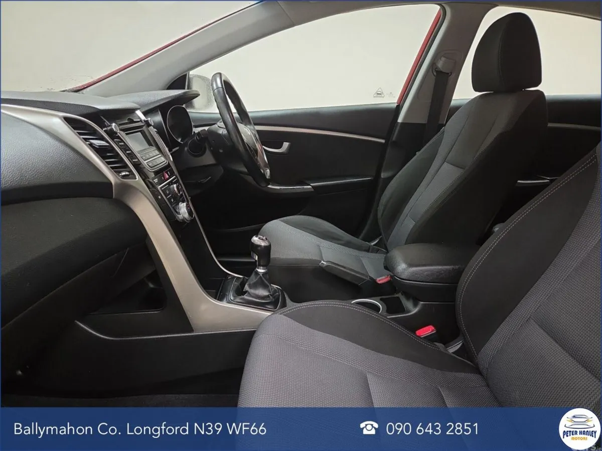 Hyundai i30 Hatchback, Petrol, 2015, Red