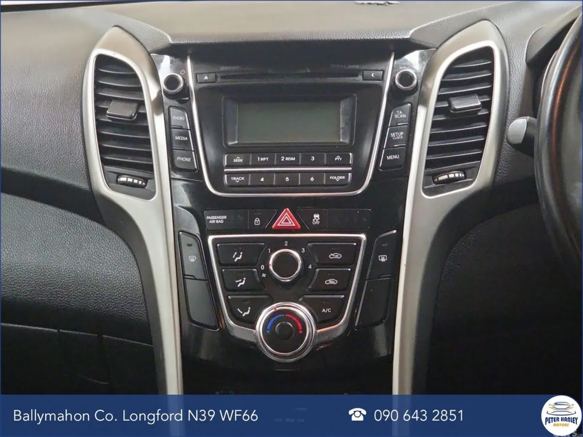 Hyundai i30 Hatchback, Petrol, 2015, Red
