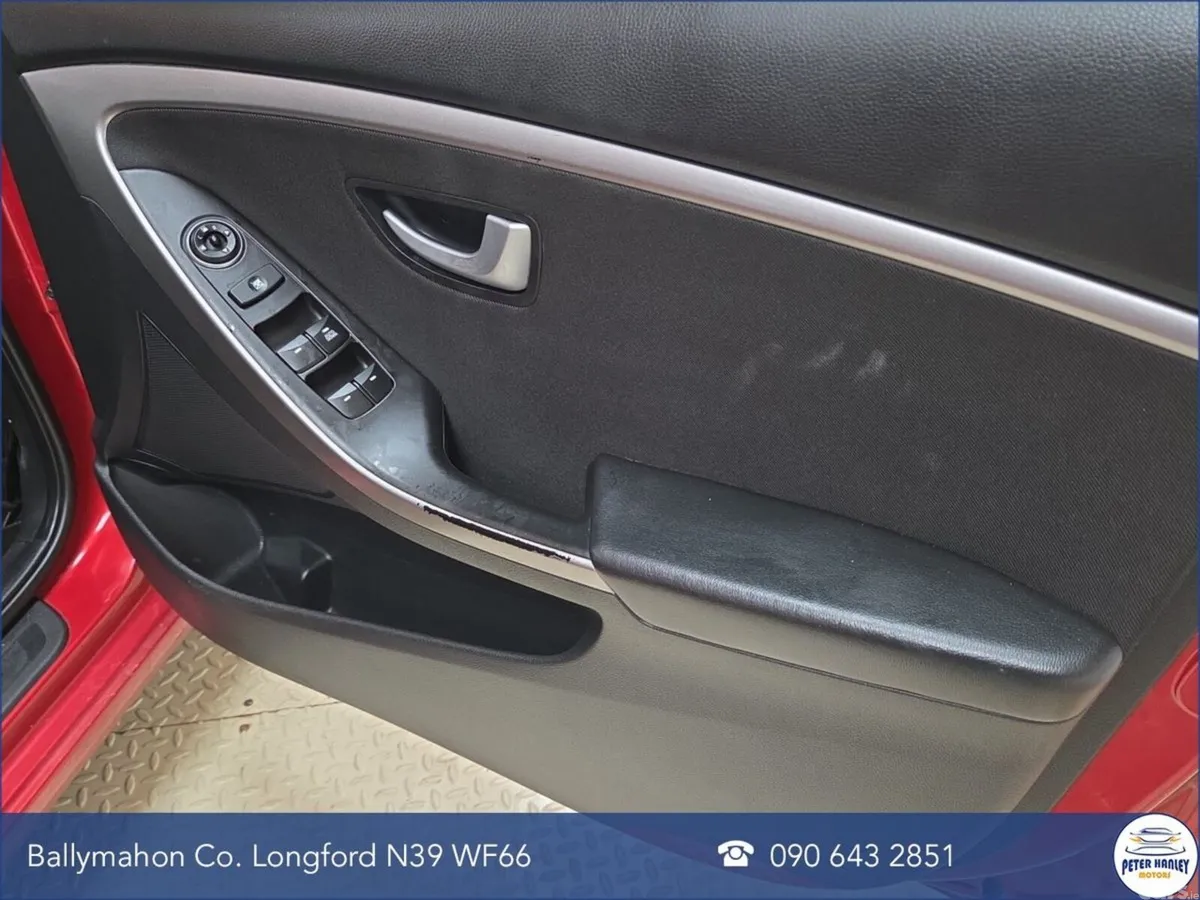 Hyundai i30 Hatchback, Petrol, 2015, Red