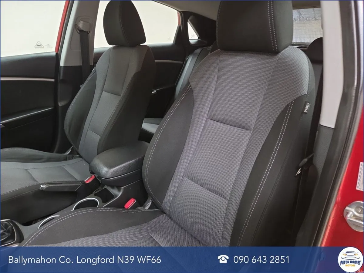 Hyundai i30 Hatchback, Petrol, 2015, Red