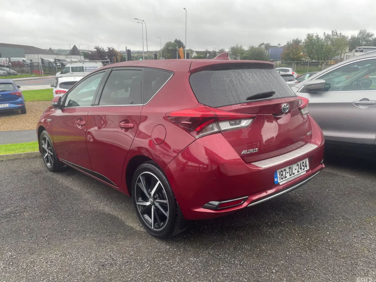 Toyota Auris Hatchback, Petrol Hybrid, 2018, Red