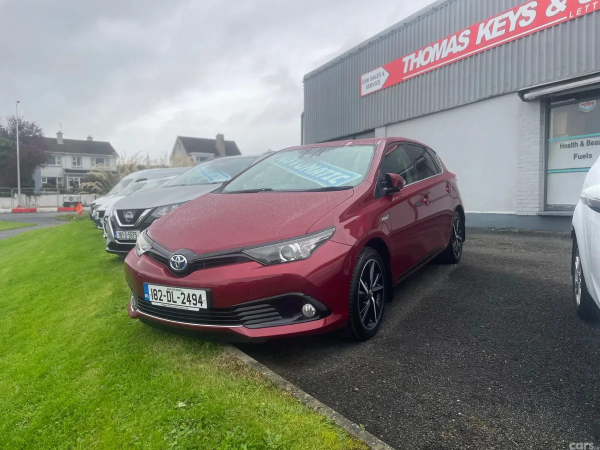 Toyota Auris Hatchback, Petrol Hybrid, 2018, Red