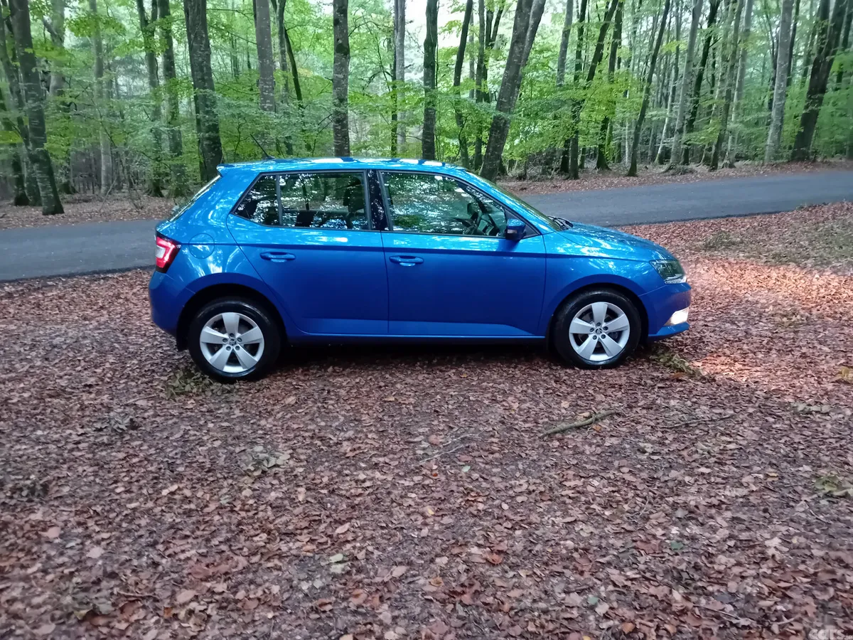 Skoda Fabia Hatchback, Petrol, 2016, Blue