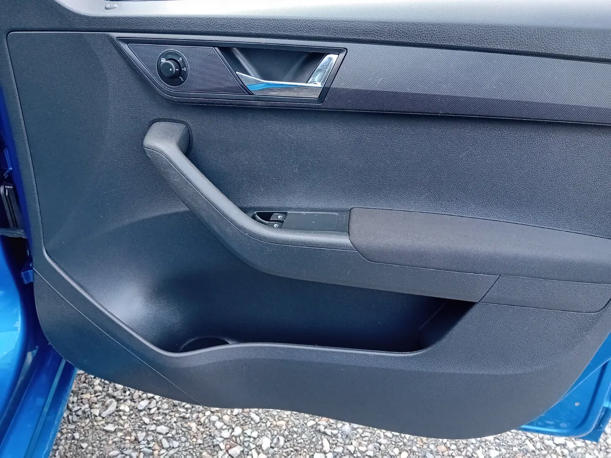 Skoda Fabia Hatchback, Petrol, 2016, Blue