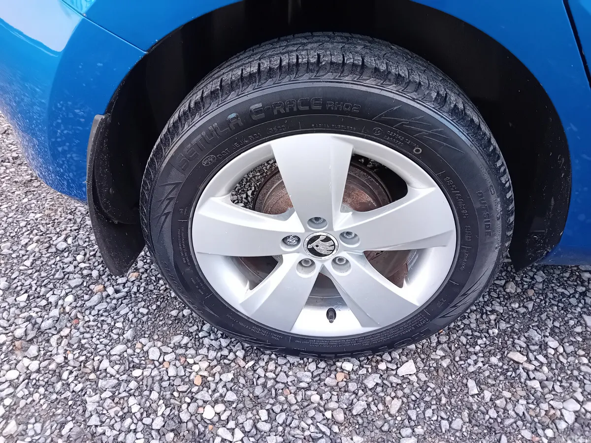 Skoda Fabia Hatchback, Petrol, 2016, Blue