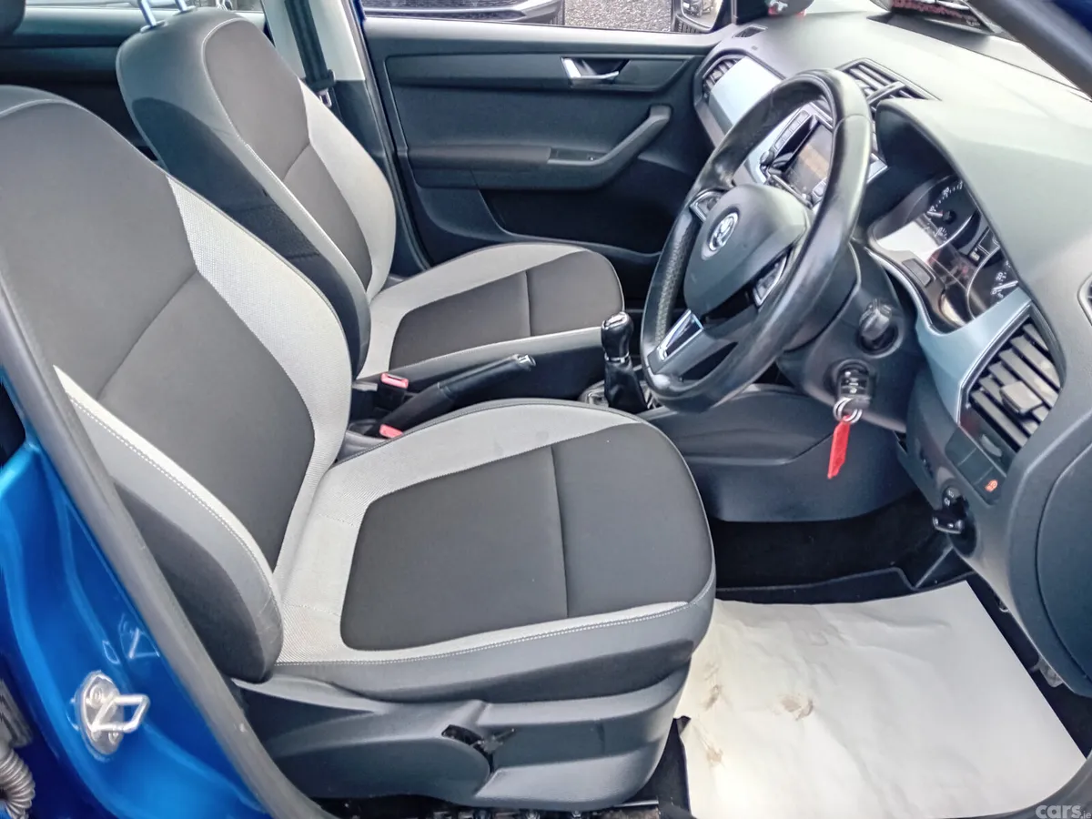 Skoda Fabia Hatchback, Petrol, 2016, Blue