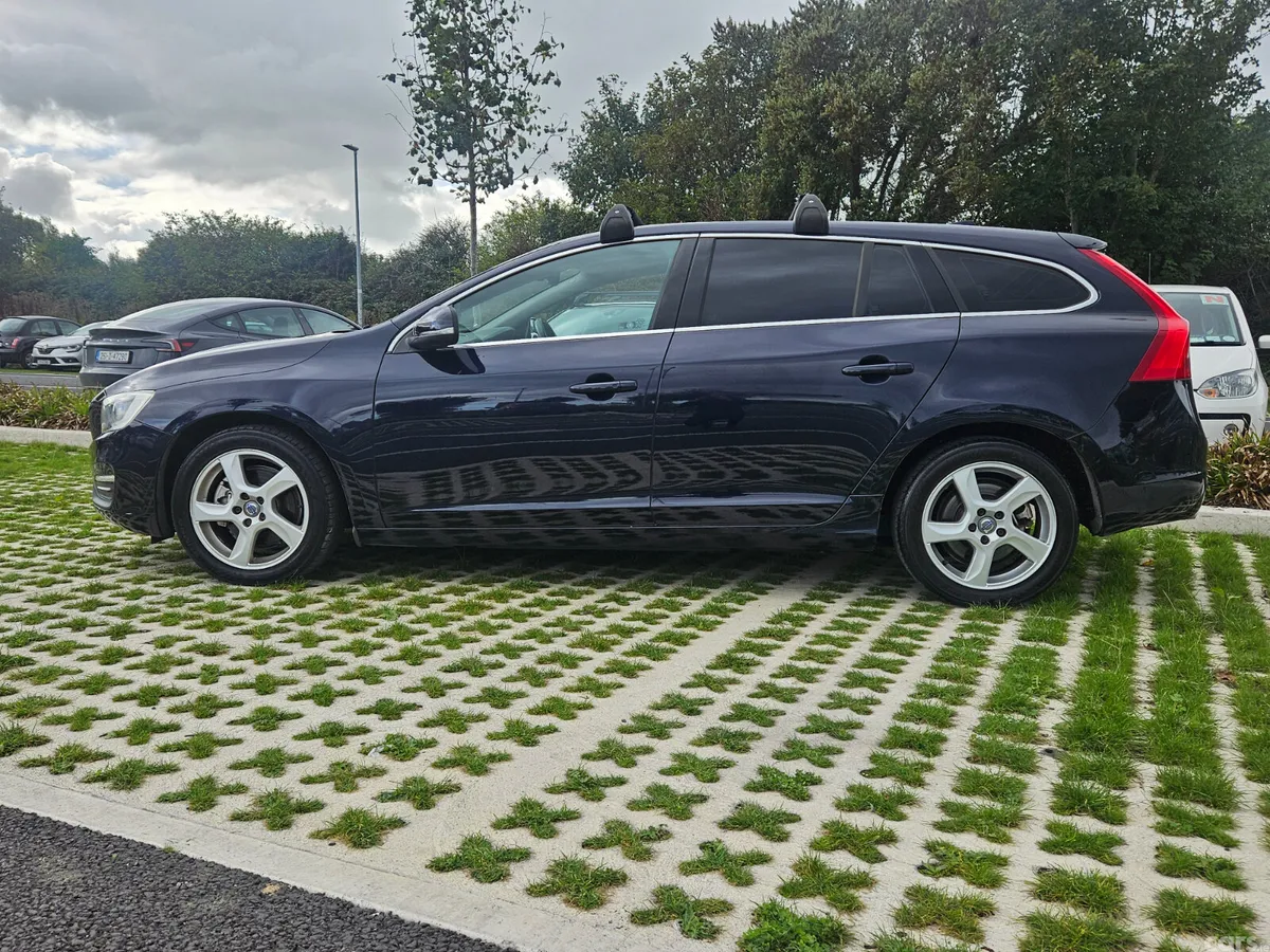 Volvo V60 Estate, Diesel, 2017, Blue