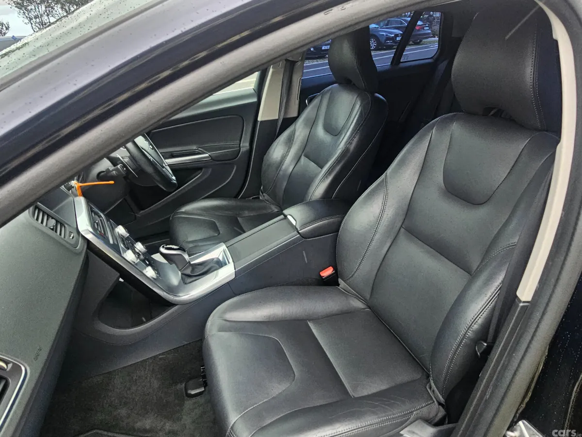 Volvo V60 Estate, Diesel, 2017, Blue