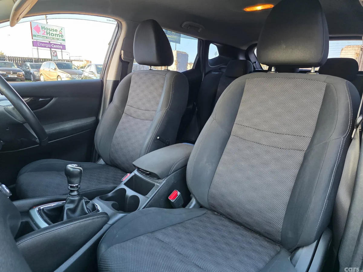 Nissan Qashqai Hatchback, Diesel, 2015, Black