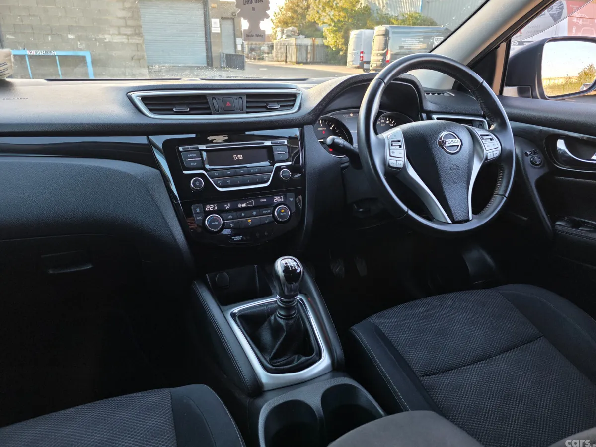 Nissan Qashqai Hatchback, Diesel, 2015, Black