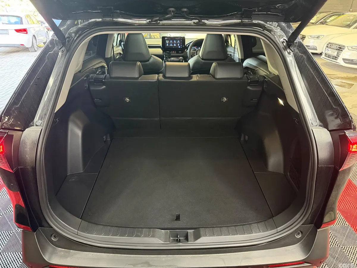 Toyota RAV4 SUV, Petrol Hybrid, 2025, Black