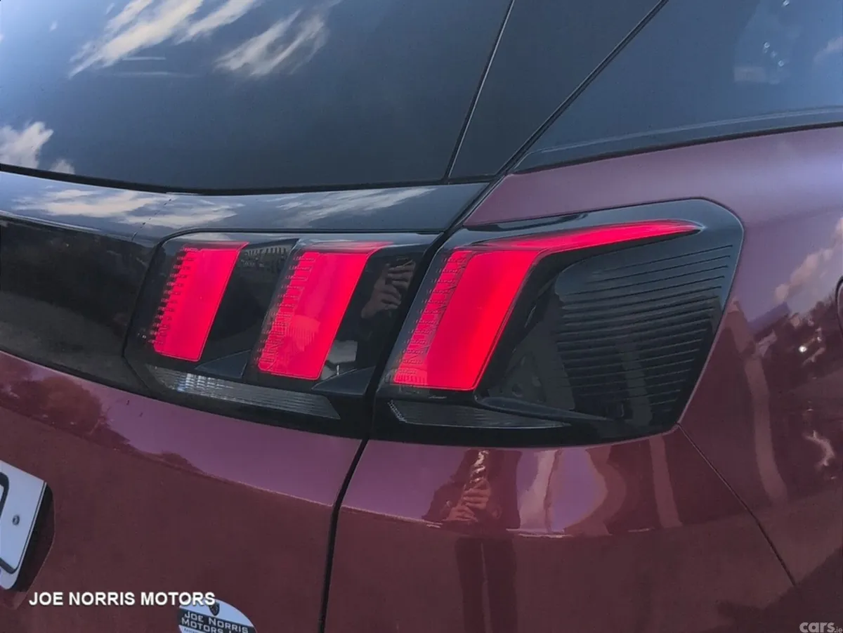 Peugeot 3008 MPV, Petrol, 2019, Red