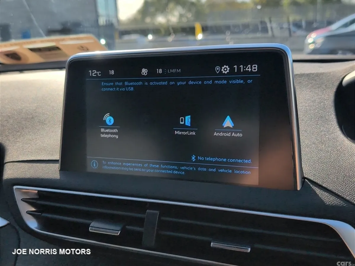 Peugeot 3008 MPV, Petrol, 2019, Red