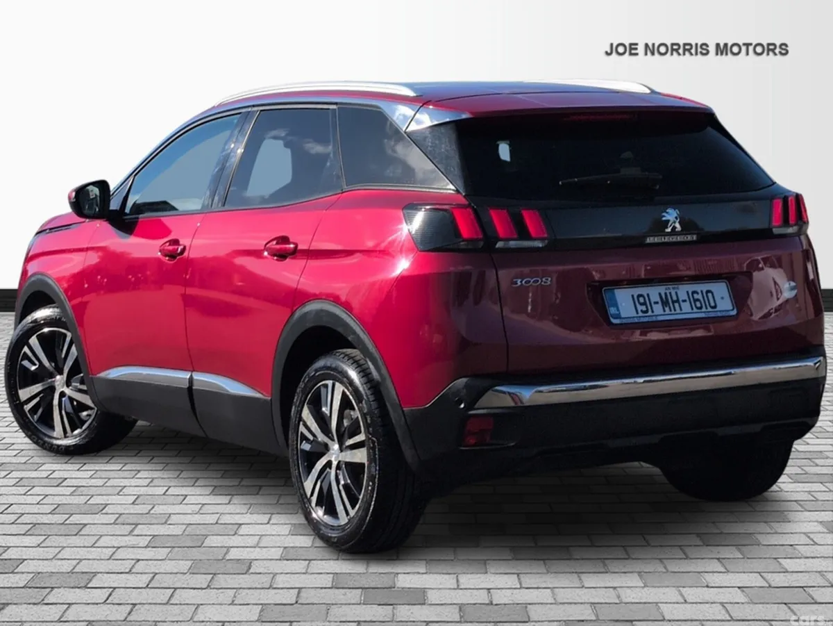 Peugeot 3008 MPV, Petrol, 2019, Red