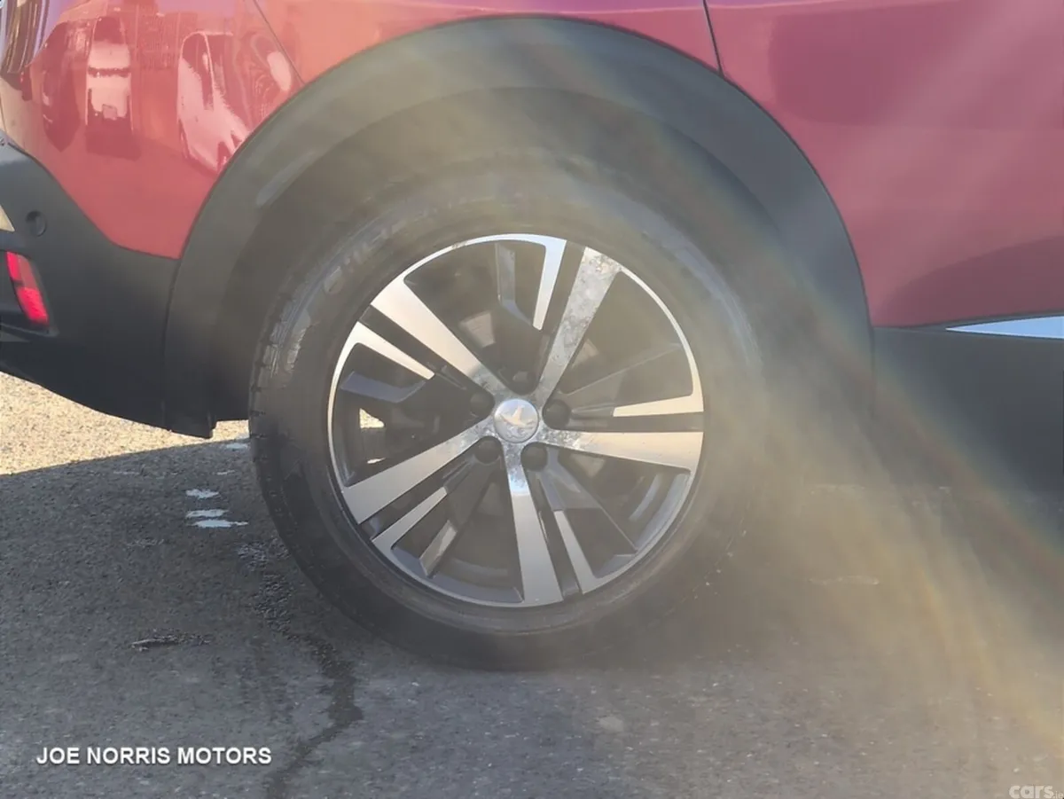 Peugeot 3008 MPV, Petrol, 2019, Red
