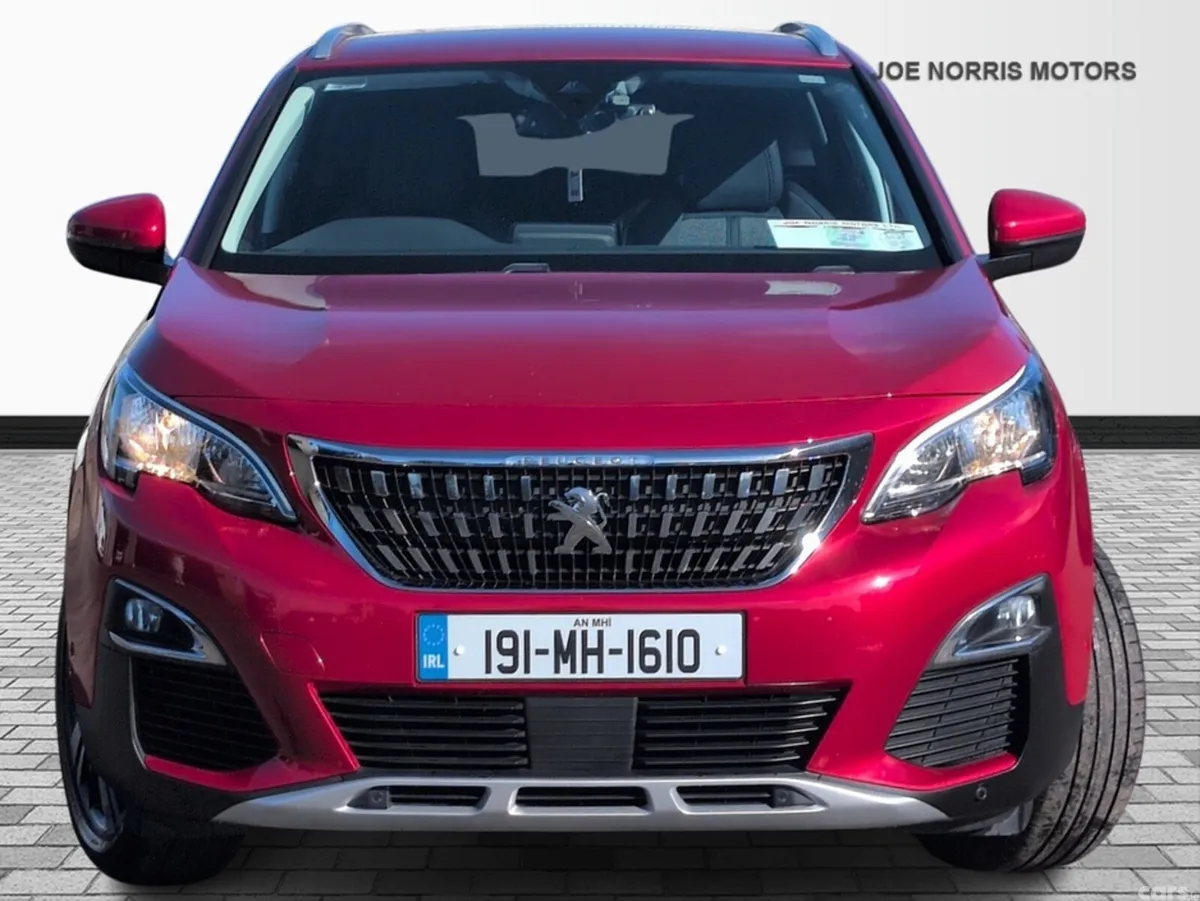 Peugeot 3008 MPV, Petrol, 2019, Red