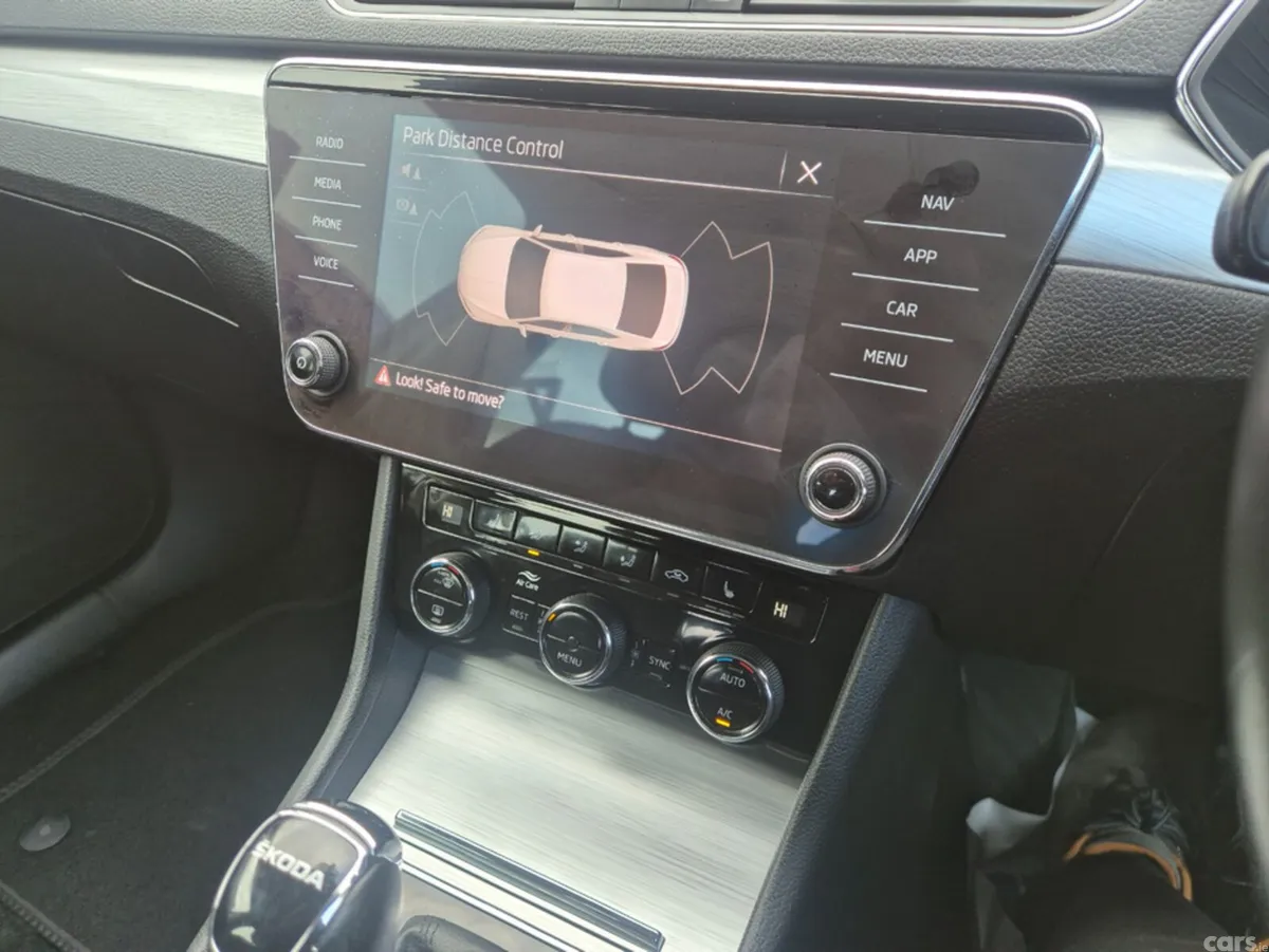 Skoda Superb Hatchback, Diesel, 2023, Grey
