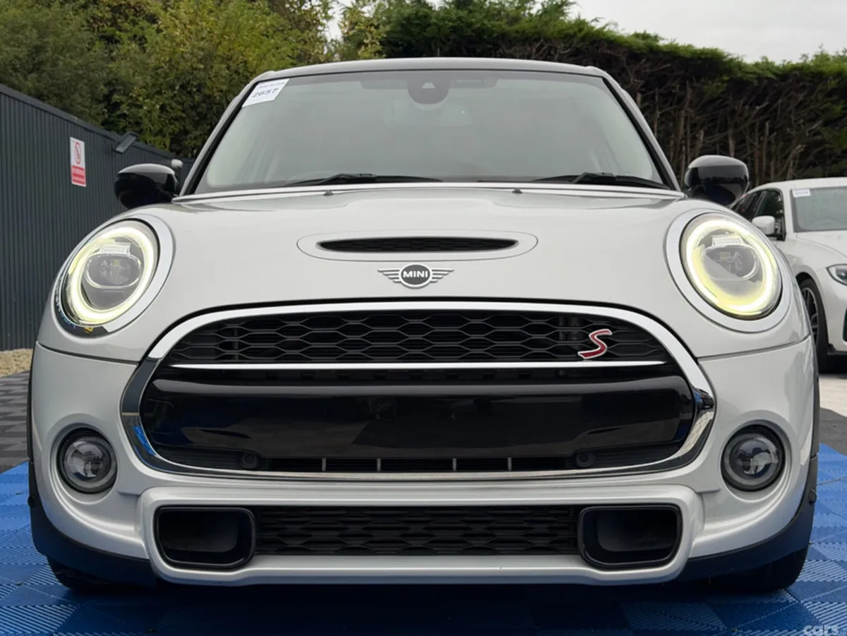 Mini Cooper Hatchback, Diesel, 2019, Silver