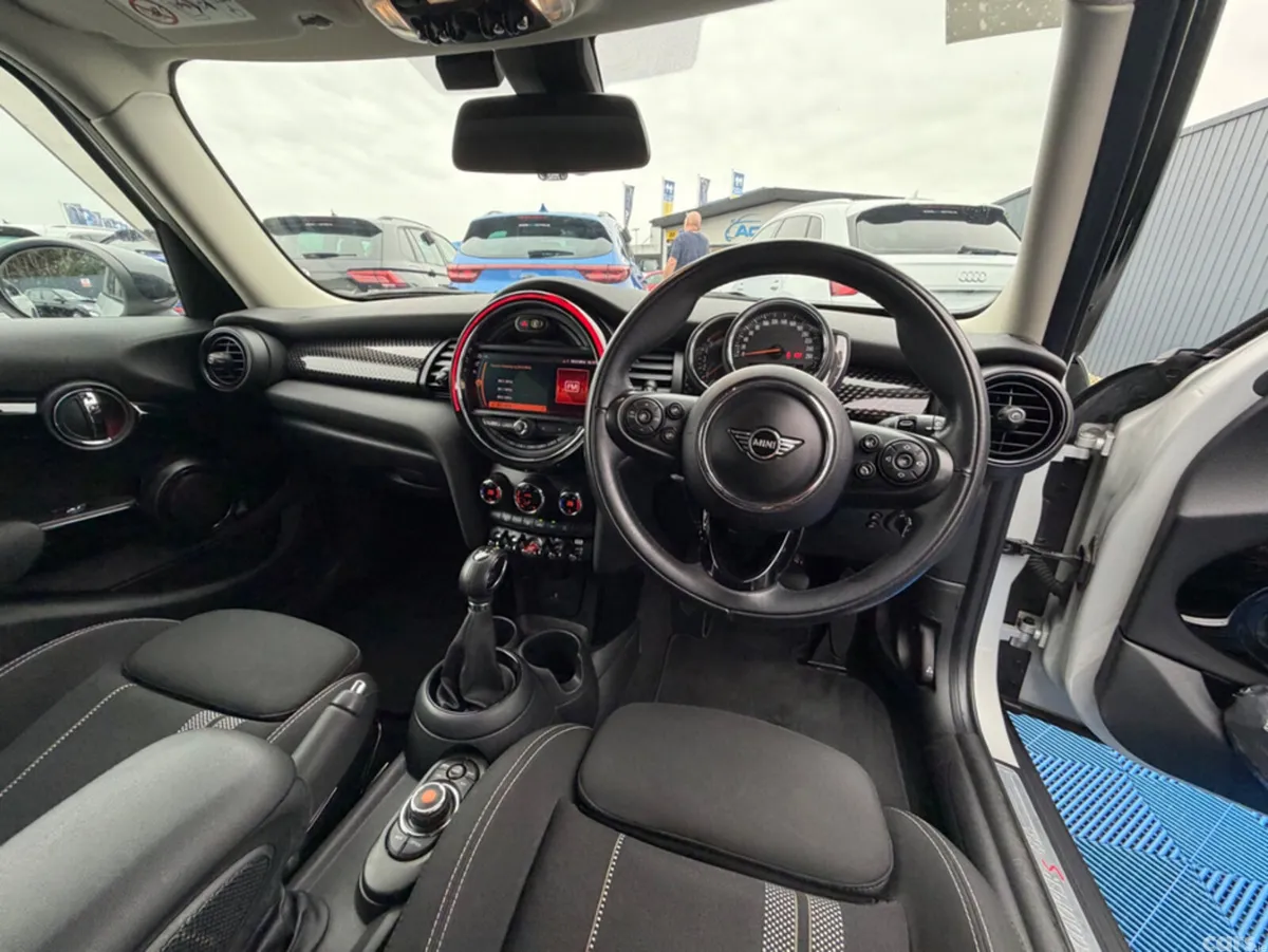 Mini Cooper Hatchback, Diesel, 2019, Silver