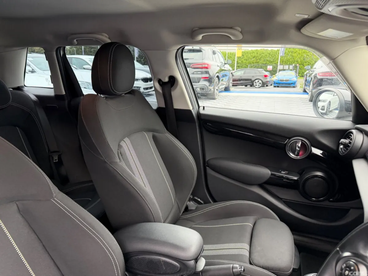 Mini Cooper Hatchback, Diesel, 2019, Silver