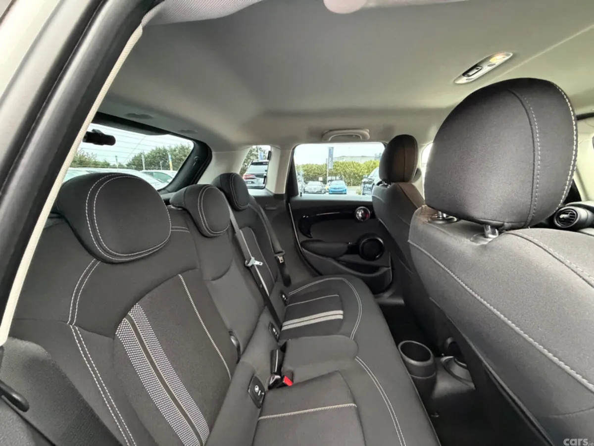 Mini Cooper Hatchback, Diesel, 2019, Silver