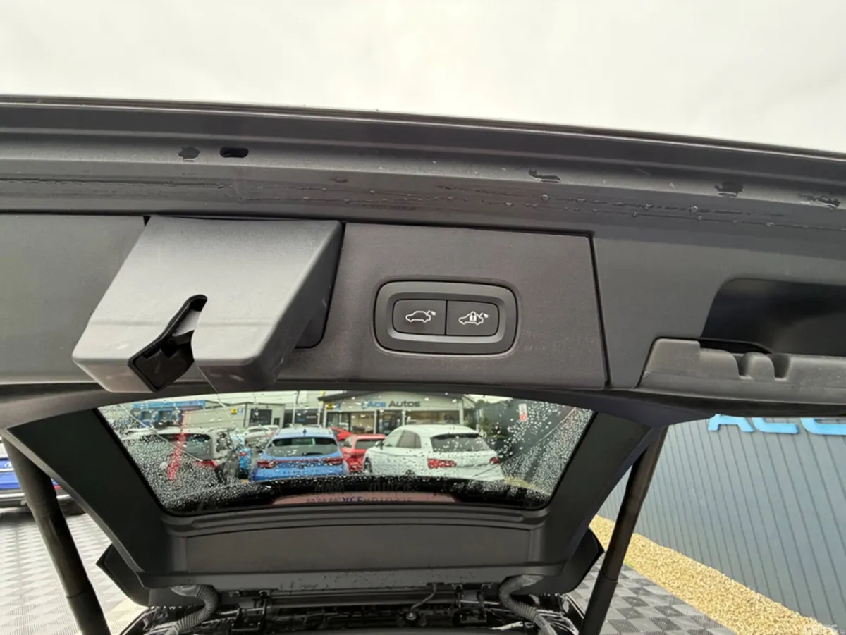 Volvo V90 Estate, Diesel, 2019, Black