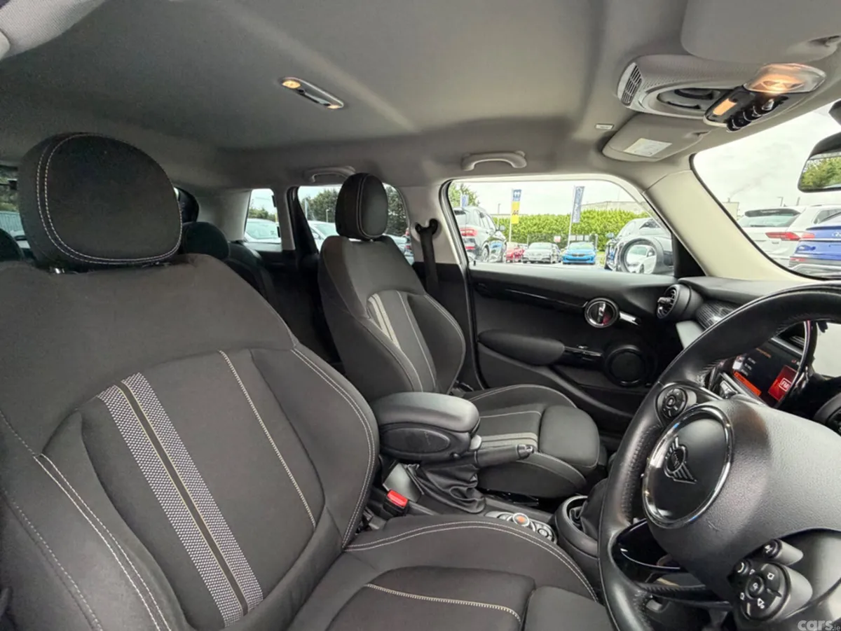 Mini Cooper Hatchback, Diesel, 2019, Silver