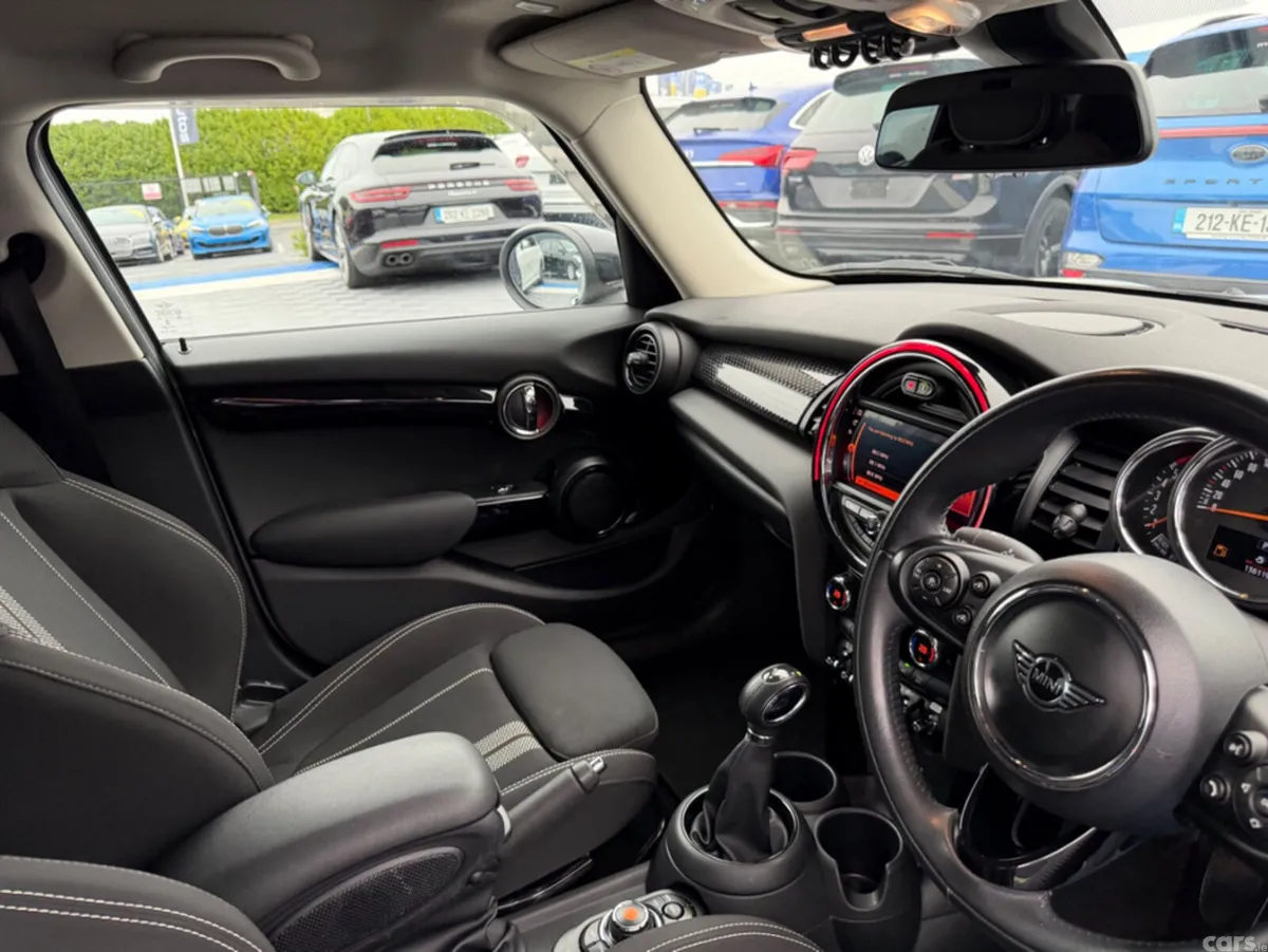 Mini Cooper Hatchback, Diesel, 2019, Silver
