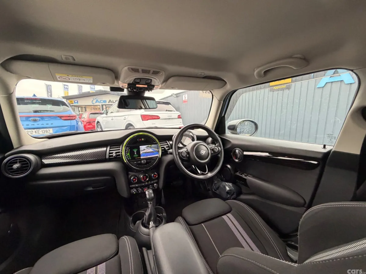 Mini Cooper Hatchback, Diesel, 2019, Silver