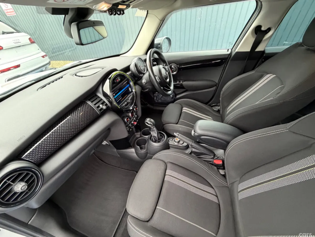 Mini Cooper Hatchback, Diesel, 2019, Silver