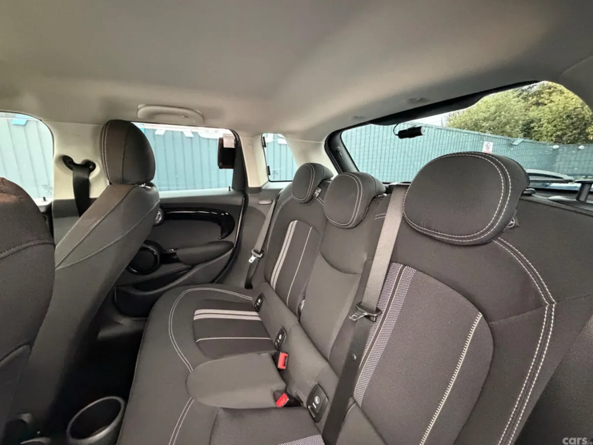 Mini Cooper Hatchback, Diesel, 2019, Silver