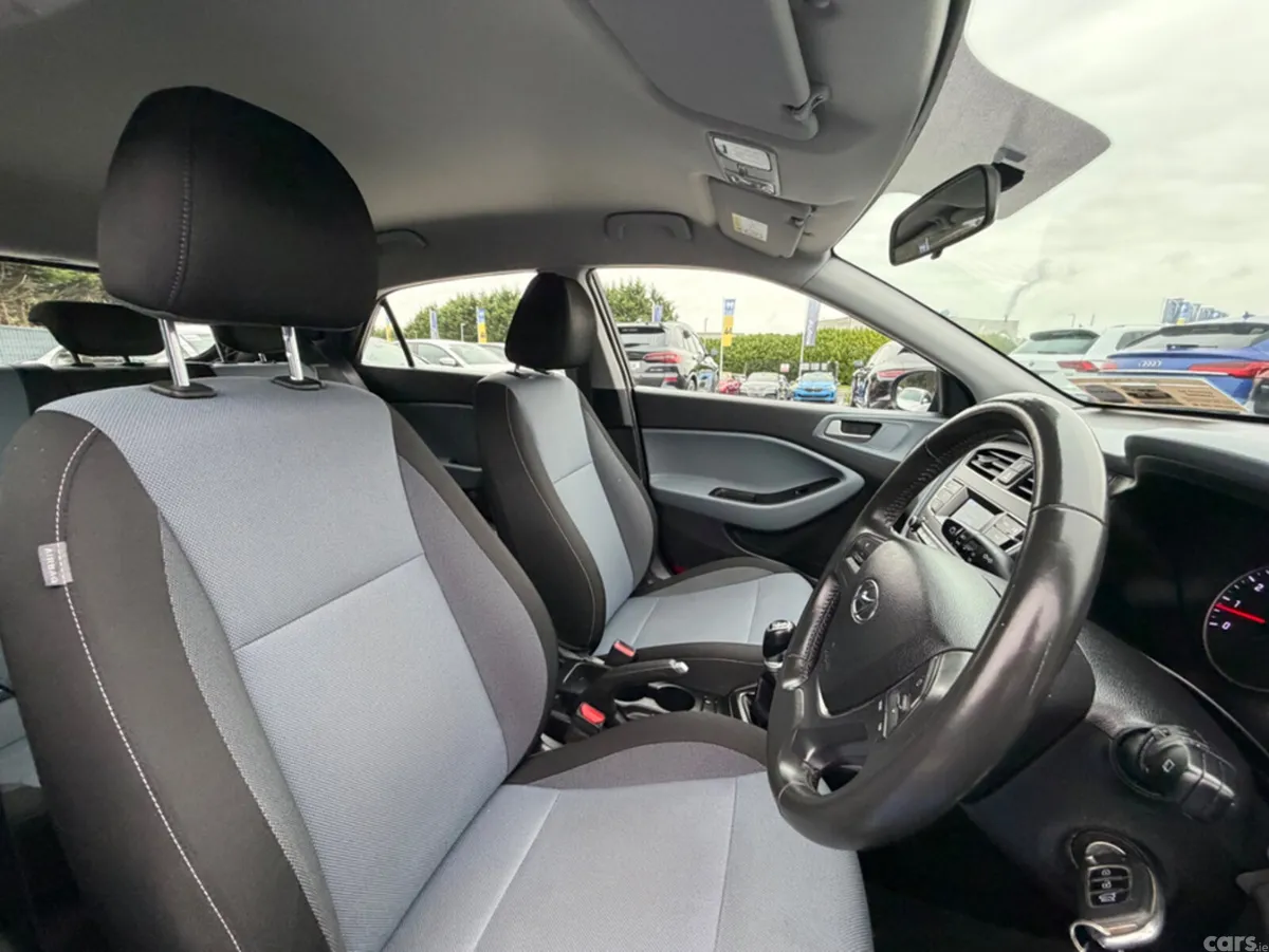 Hyundai i20 Hatchback, Petrol, 2020, Black