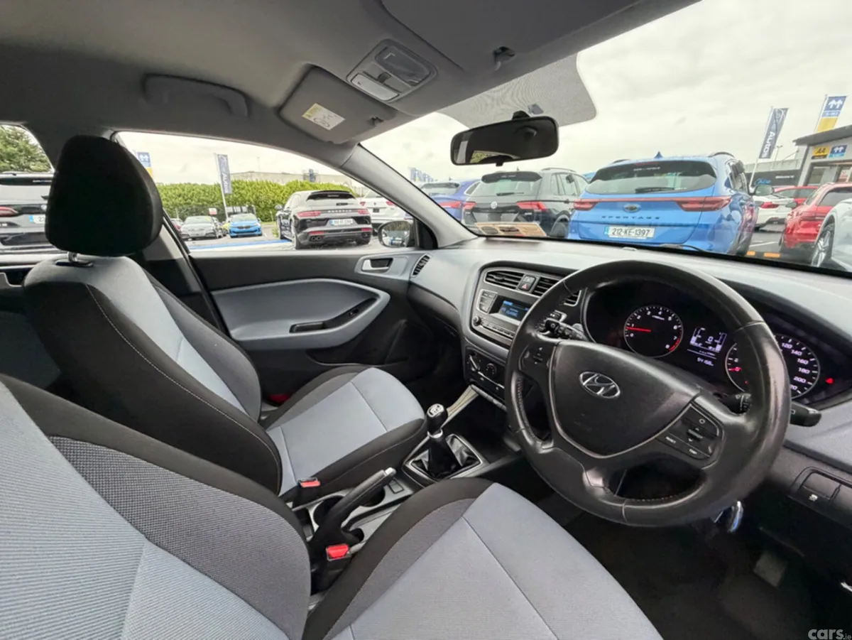 Hyundai i20 Hatchback, Petrol, 2020, Black