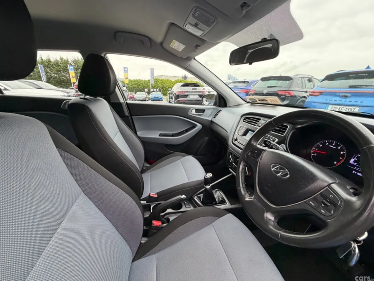 Hyundai i20 Hatchback, Petrol, 2020, Black