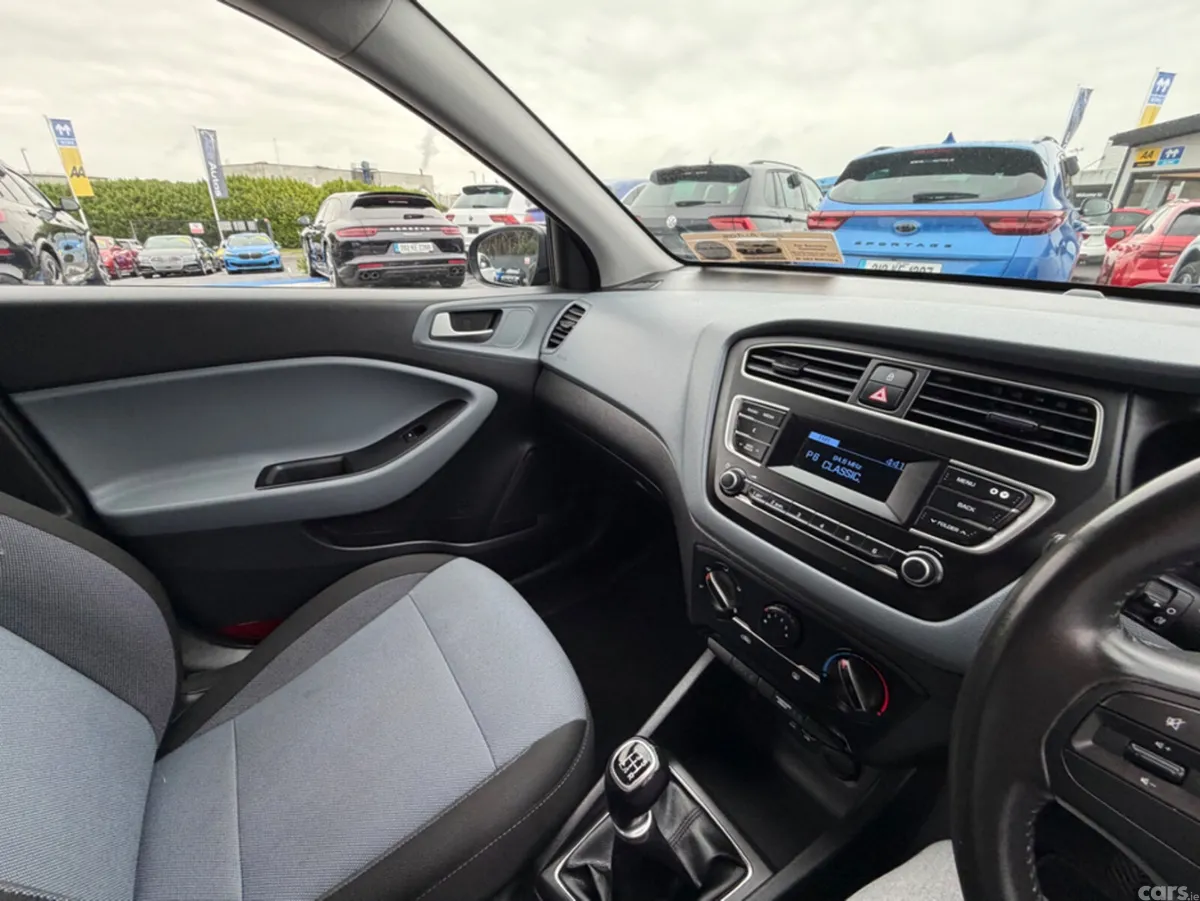 Hyundai i20 Hatchback, Petrol, 2020, Black