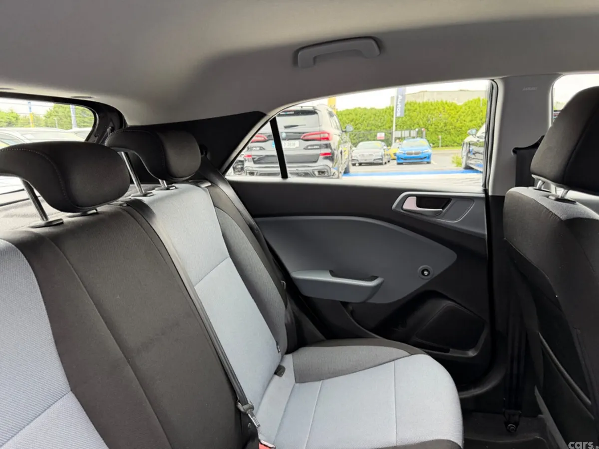Hyundai i20 Hatchback, Petrol, 2020, Black