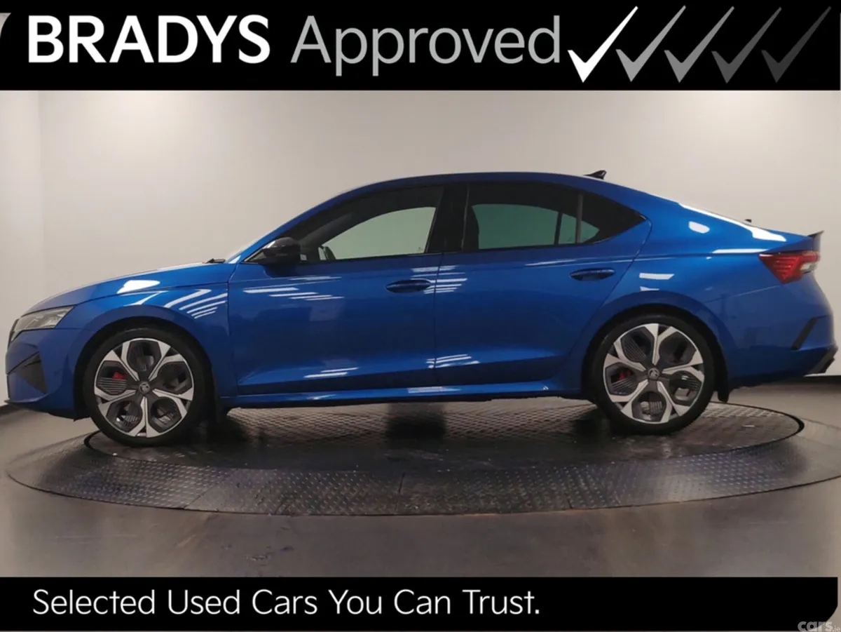 Skoda Octavia Hatchback, Petrol, 2025, Blue